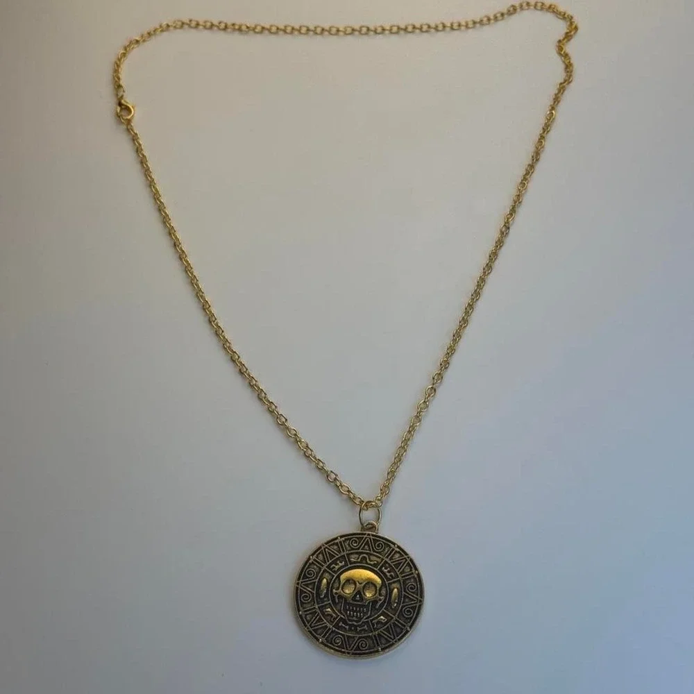 Gold y2k pendant necklace